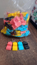 Plastic 2-in-1 Mobile Stand Keychain (1 Pc)